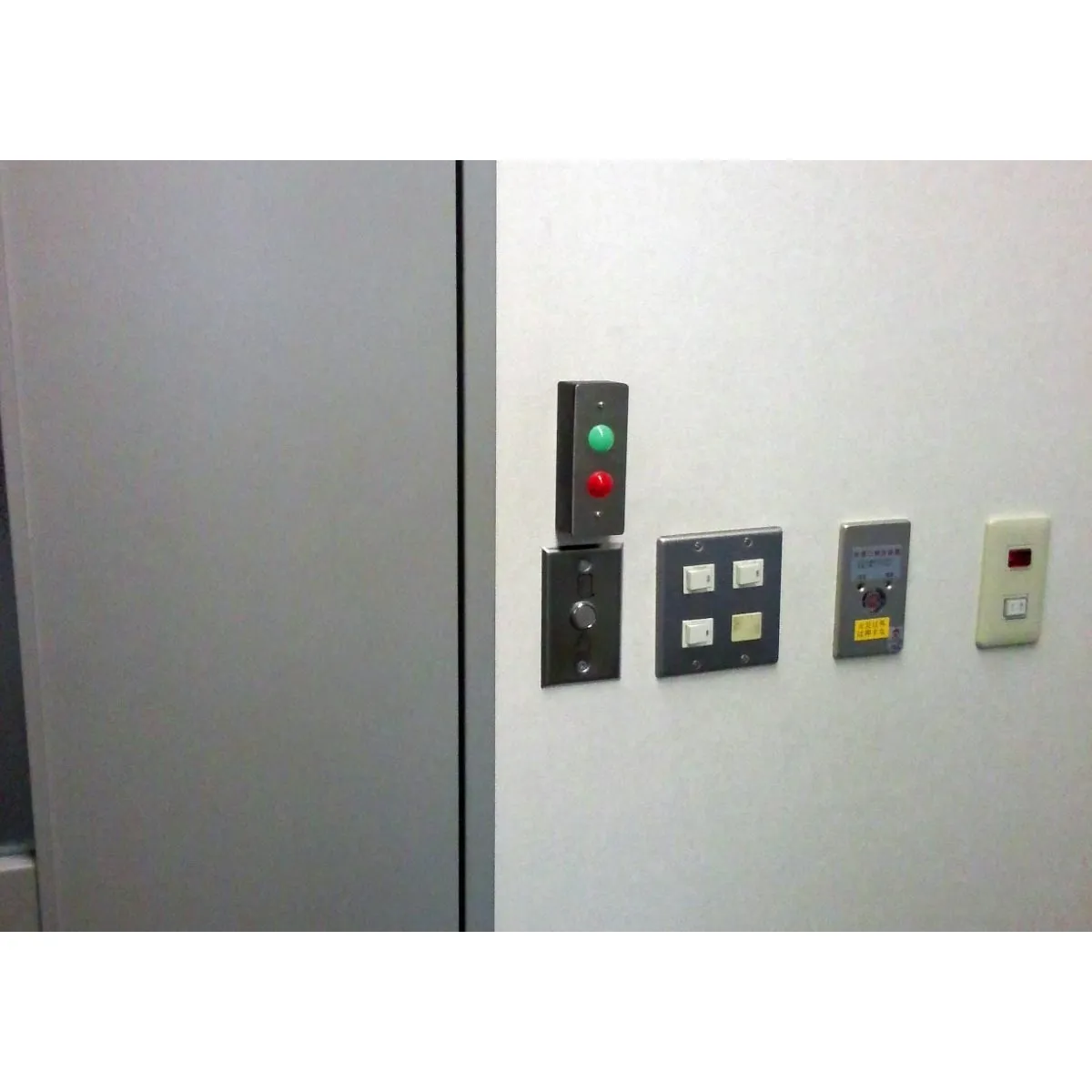 室内側開錠スイッチ・インジケーター (状態表示器)